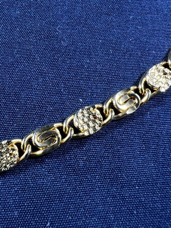 Avon Gold-Tone Link Necklace With Textured Round Accents & Lobster Clasp - Picture 3 of 4